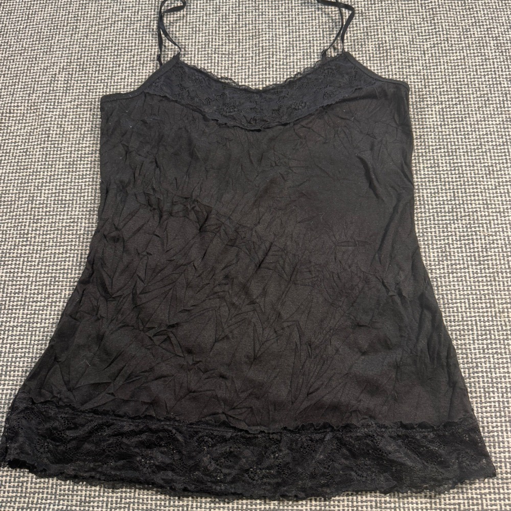 Maurices Black Lace Trim Crinkle Camisole Tank Top Womens Size Medium V-Neck